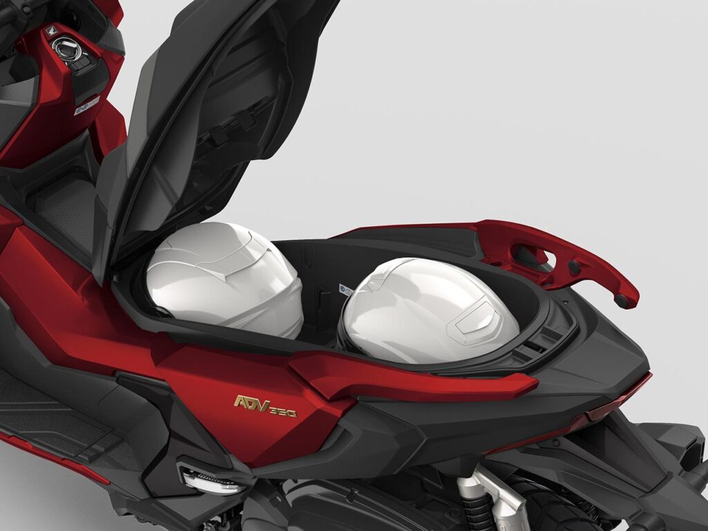 Hộc đựng đồ dưới yên lớn (48 lít)