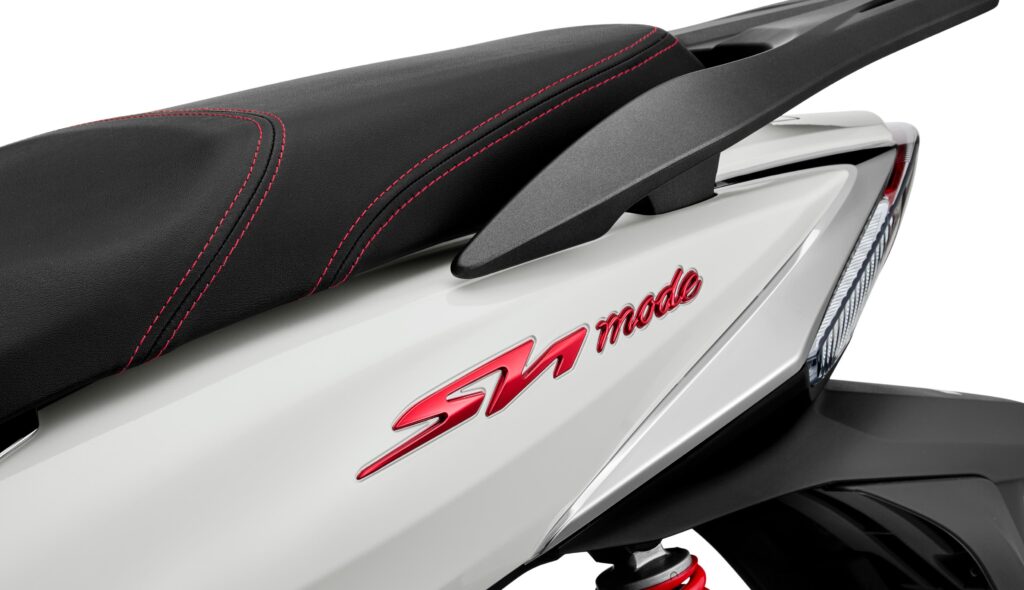 Logo Sh mode 3D trên Honda SH Mode 2027 phiên bản Cao cấp