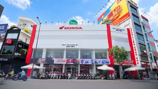 Cửa hàng HEAD Dũng Tiến Cộng Hòa