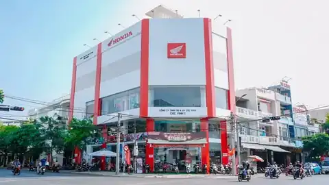 Cửa hàng HEAD Dũng Tiến Cúc Vinh Tuy Hòa
